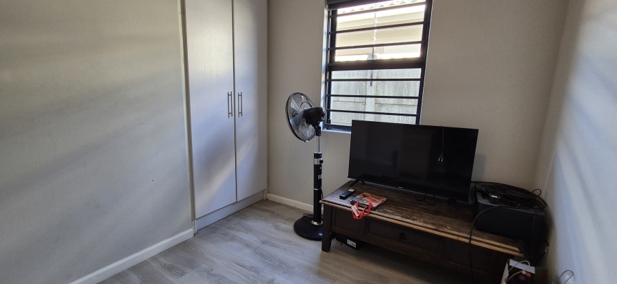 2 Bedroom Property for Sale in Parklands North Western Cape